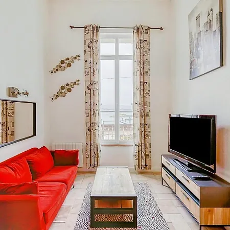 Nice Flat On The Port Of