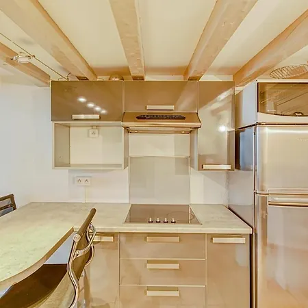 Nice Flat On The Port Of *